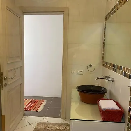 Zeytincik Ciftlik- 50 Doenuemluek Bahcedeki Tek Ev
