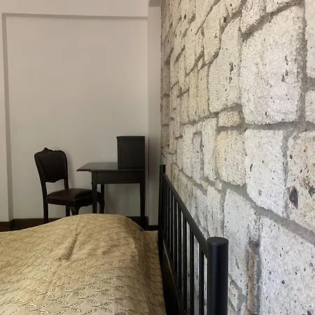 Zeytincik Ciftlik- 50 Doenuemluek Bahcedeki Tek Ev Torbali